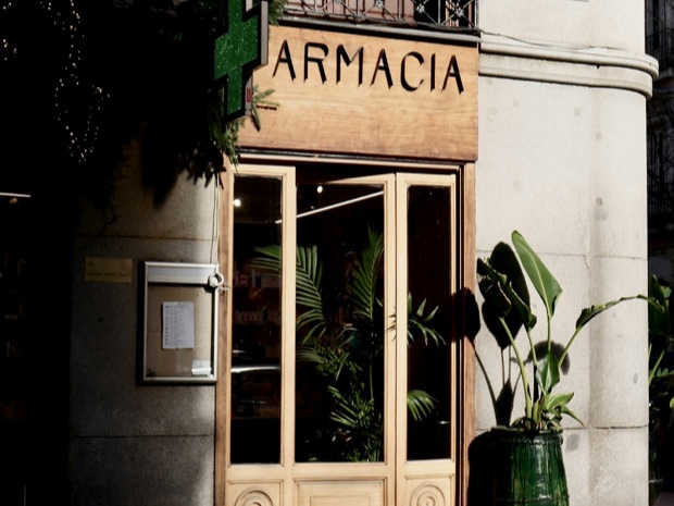 Farmacias del Ahorro · Monraz