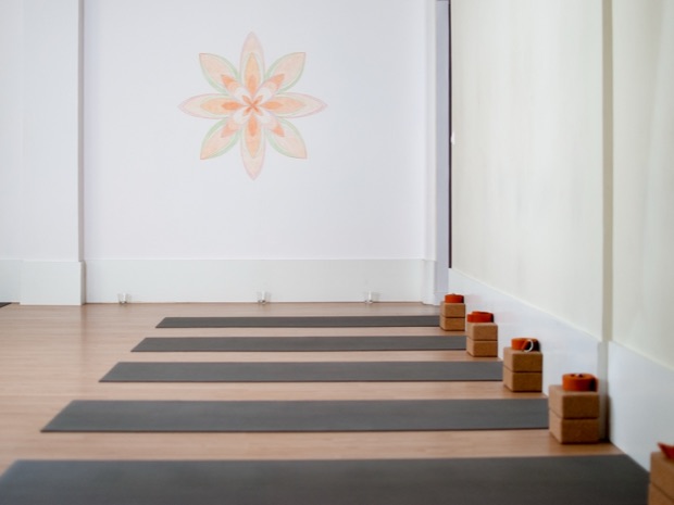 Sādhana Yoga · En la misma calle